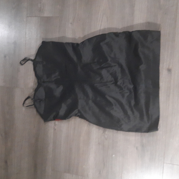 Silk Black and Red Dress - Picture 4 of 4